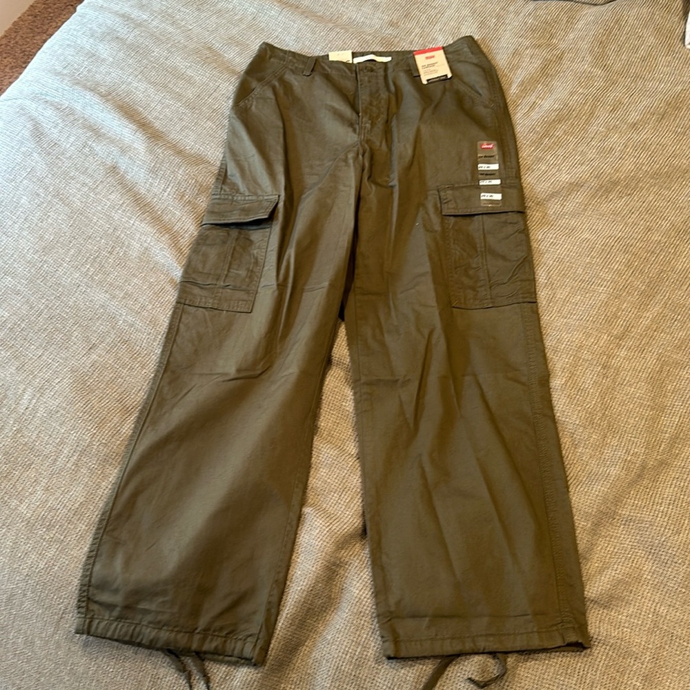 Levi’s ‘94 baggy cargo pants
